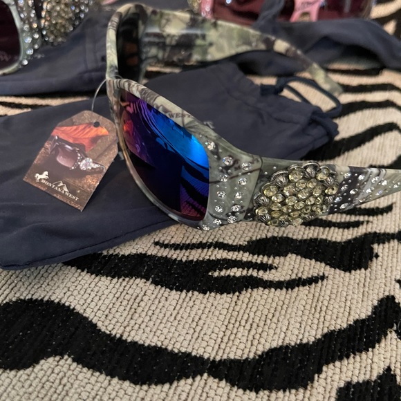 Montana west brand new bling, sunglasses - Picture 4 of 6